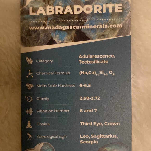 ✨ 4.7lbs Massive Polished Labradorite Slab – Stunning Blue Flash on Both Sides!✨ - Picture 12 of 12